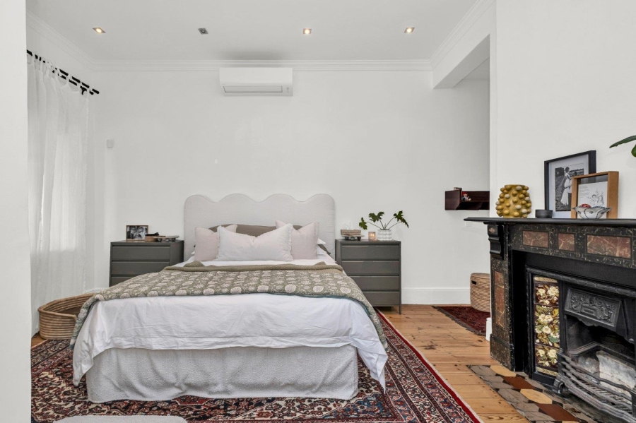 4 Bedroom Property for Sale in Oranjezicht Western Cape